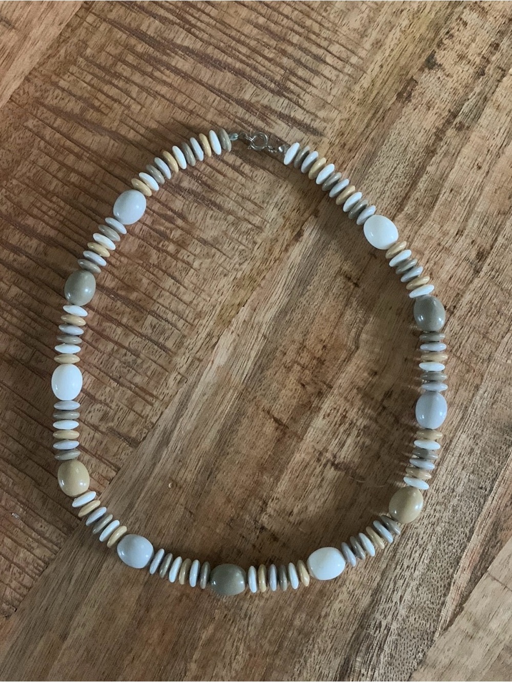 Vintage Neutral Toned Beaded Necklace - White & Beige